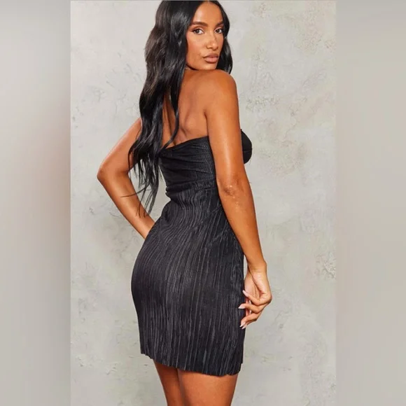 NWT Pretty Little Thing Black Plisse Knot Detail Bandeau Bodycon Dress Black - Picture 2 of 2
